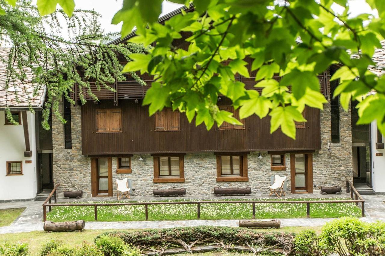 Joivy Superb Apartments For 6 With Mountain View And Garden In Courmayeur Exterior foto