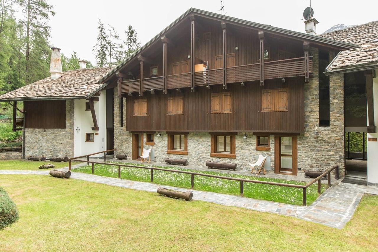 Joivy Superb Apartments For 6 With Mountain View And Garden In Courmayeur Exterior foto